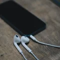 iPhone stuck in headphone mode